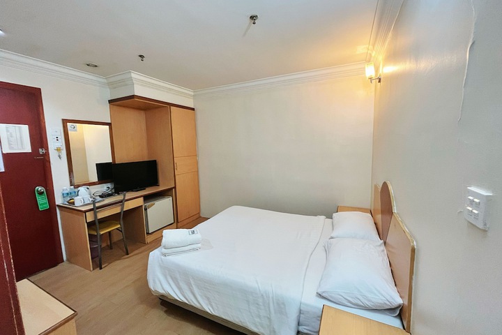 Room 45 of 82