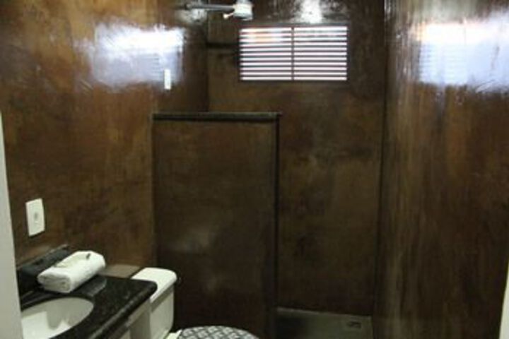 Room 2 of 42