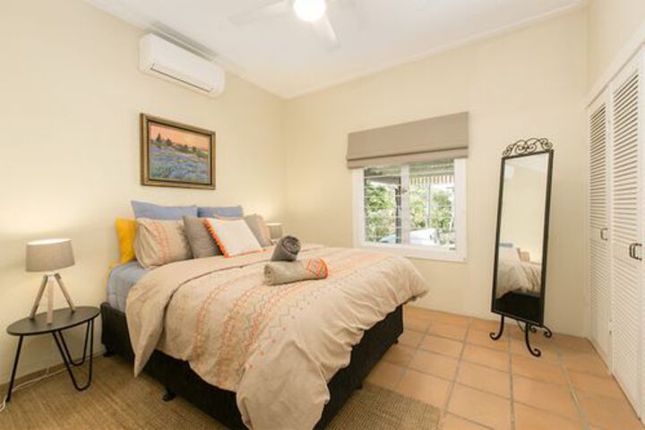 Room 3 of 8