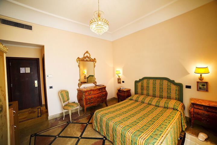 Room 10 of 67