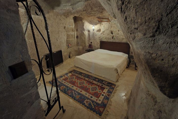 Room 242 of 578