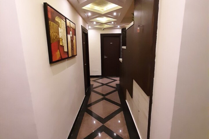 Ballroom/Hall 54 of 72