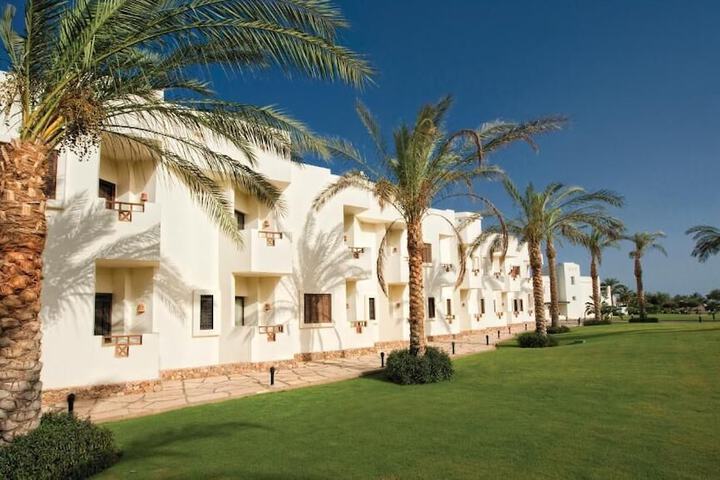 Hotel Exterior 41 of 59