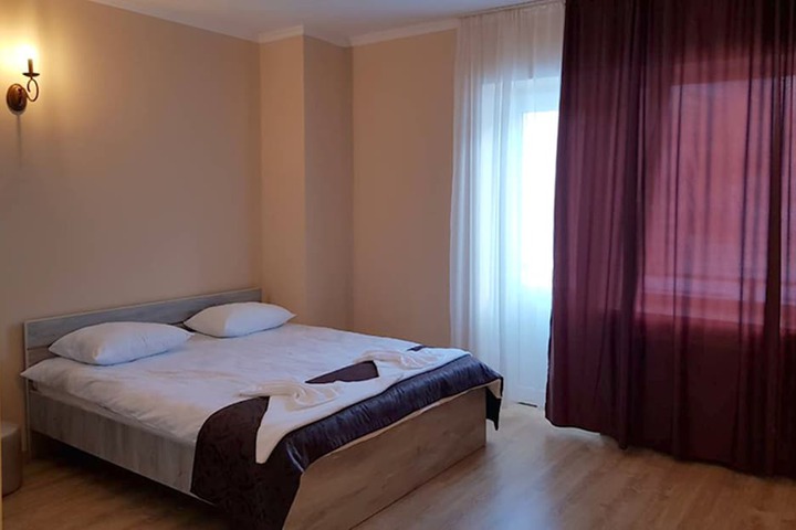 Room 3 of 16