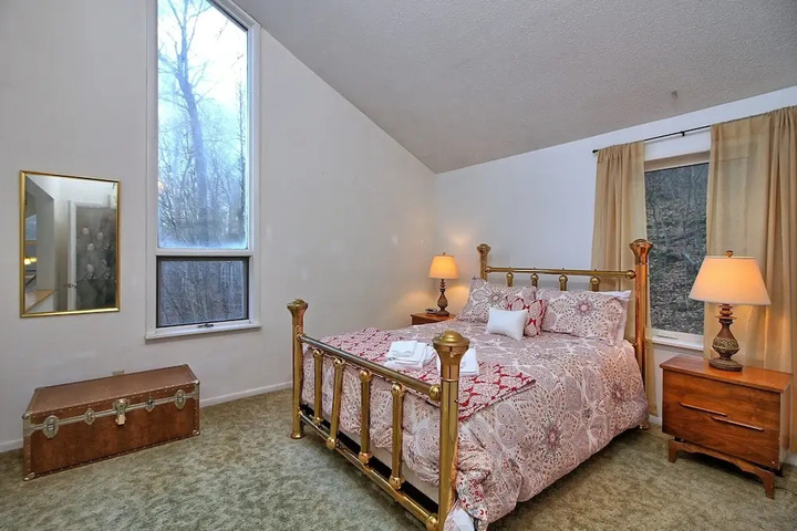 Room 5 of 19