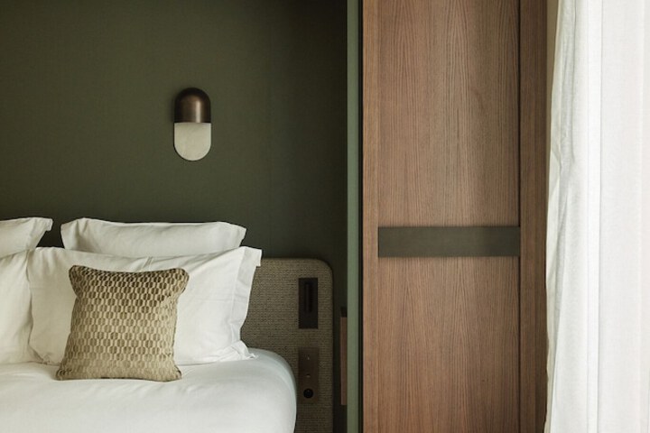 Room 30 of 96