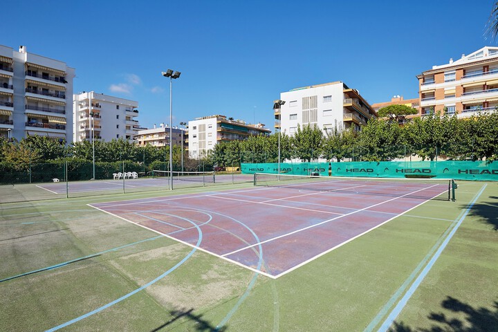 Tennis court