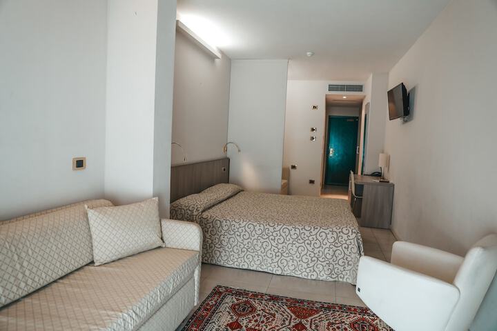 Room 18 of 53