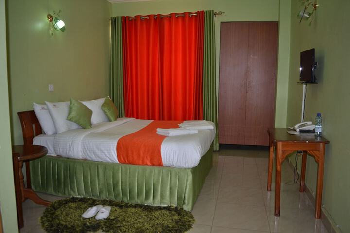 Room 18 of 40