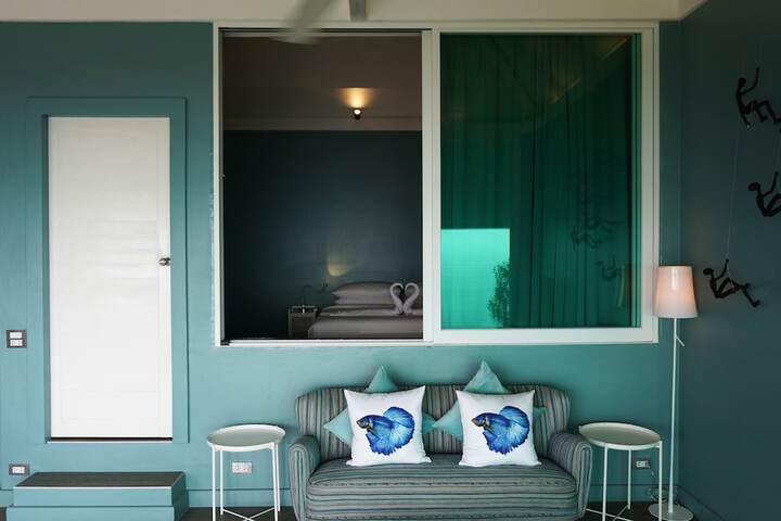 Room 27 of 73