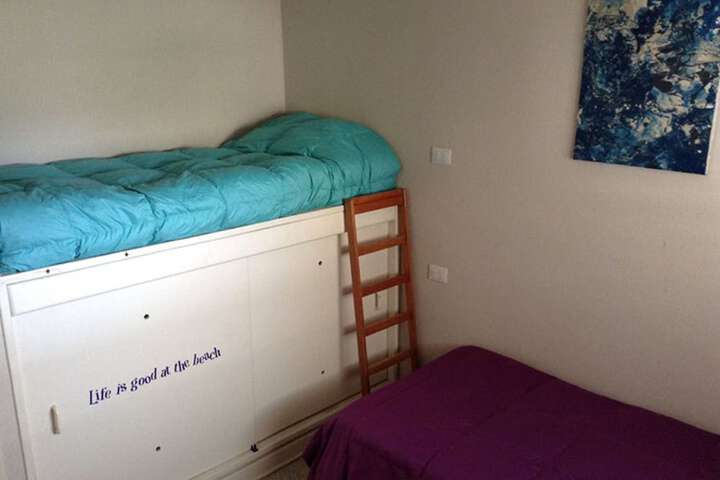 Room 13 of 42