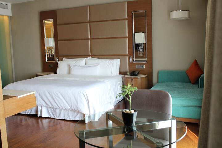 Room 13 of 85