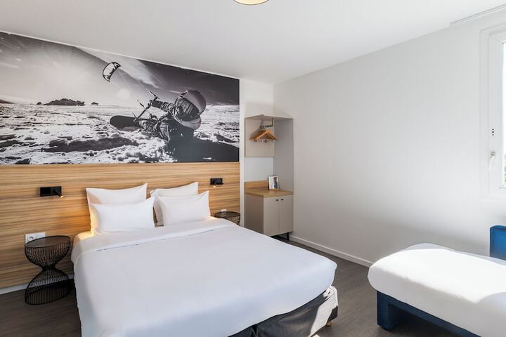 Room 15 of 44