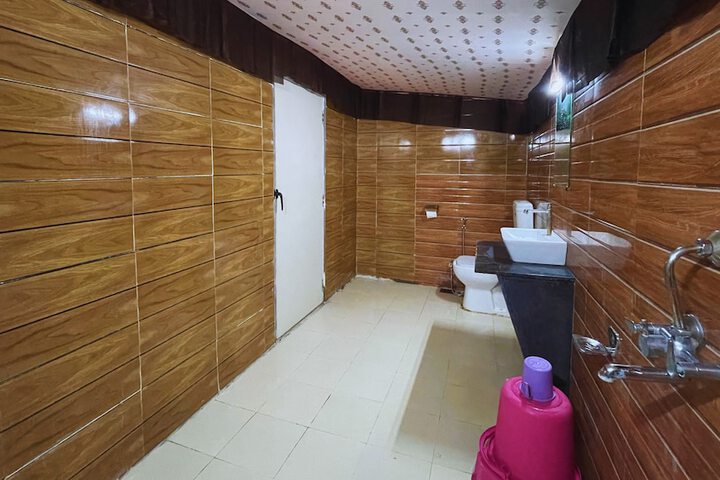 Room 14 of 28