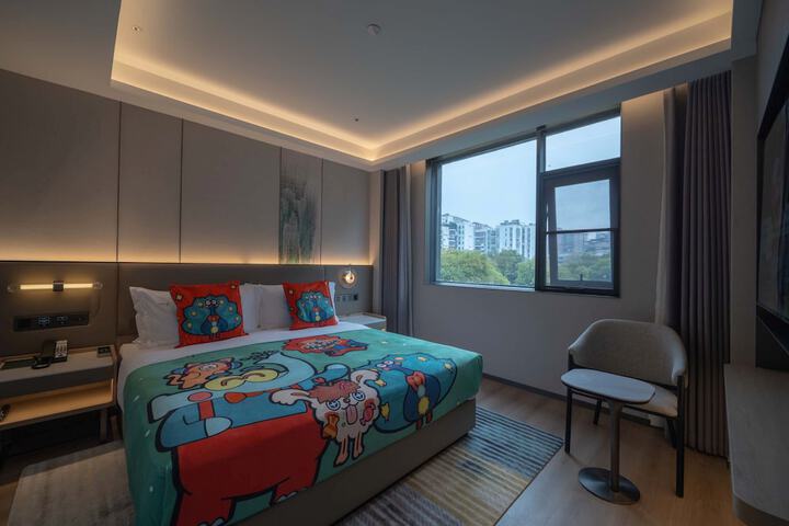 Room 10 of 53