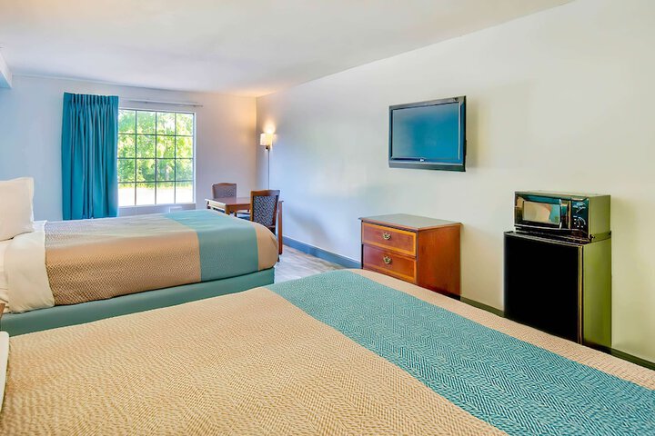 2 Queen Beds Micfridge (4 of 7)