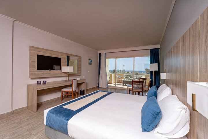 Room 47 of 204