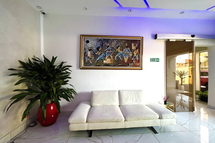 Hotel Interior 4 of 100