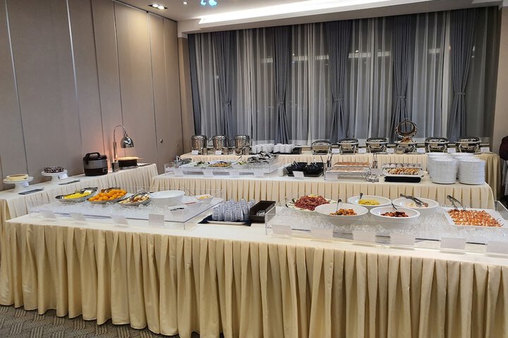 Ballroom/Hall 59 of 84