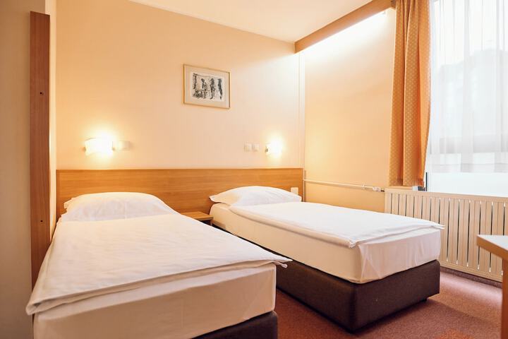 Room 13 of 62