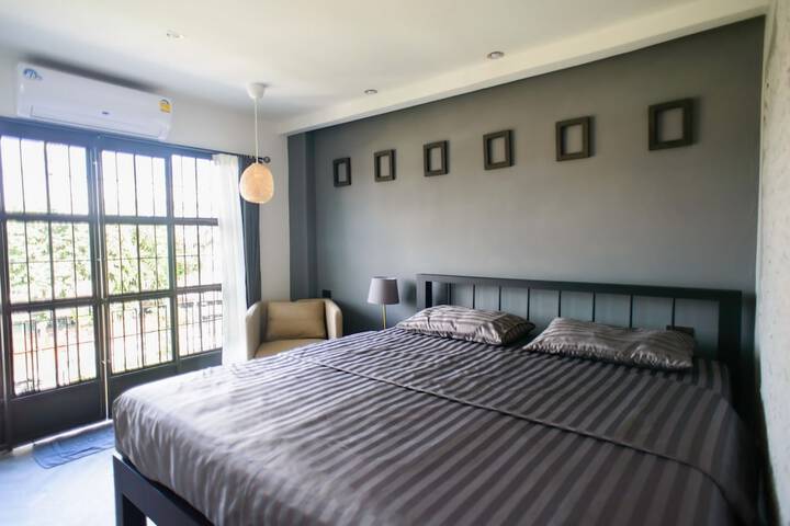 Room 31 of 102