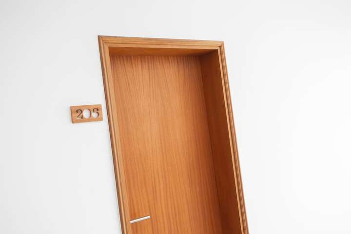 Room 14 of 27