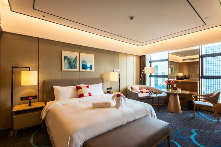 Room 5 of 36