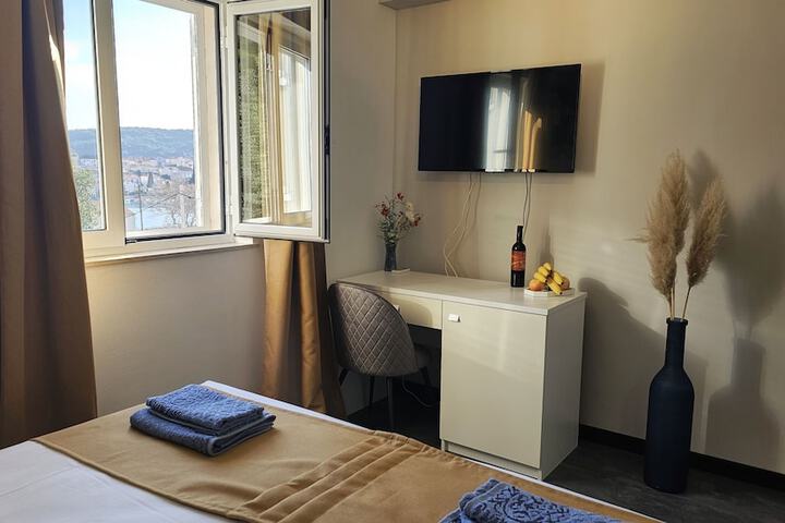 Room 51 of 140