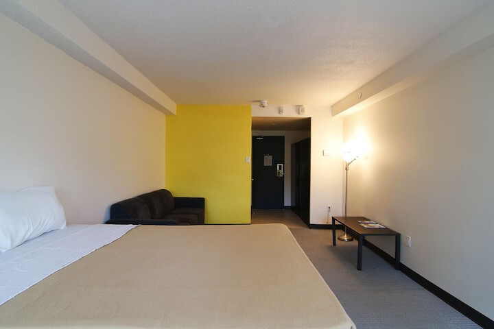 Room 16 of 31