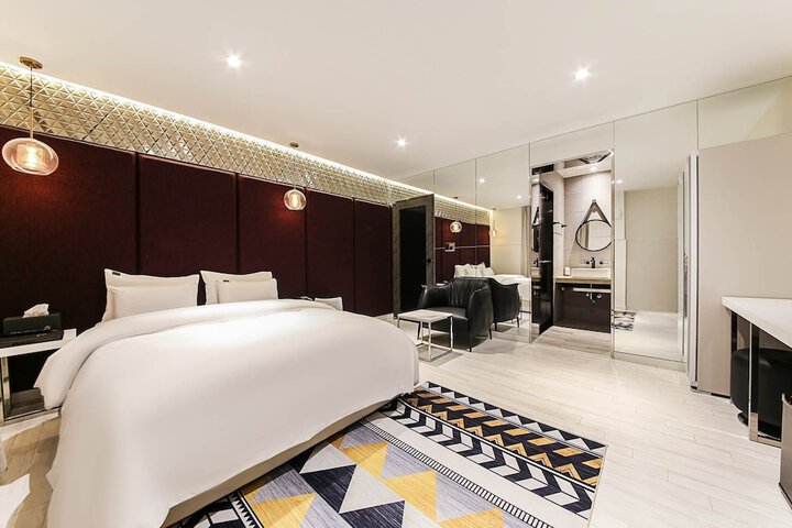 Room 18 of 29