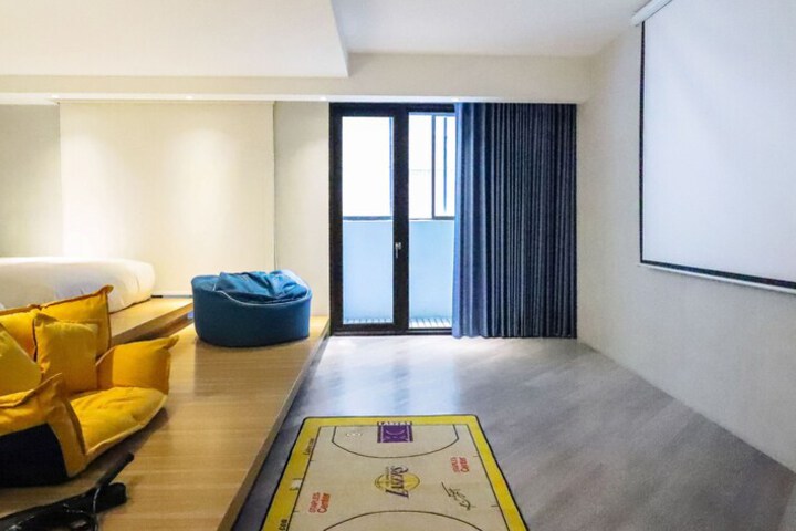 Room 38 of 135