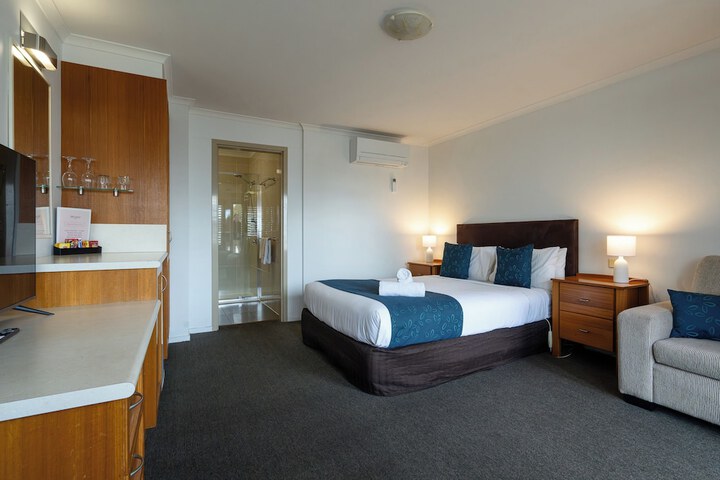 Room 22 of 65