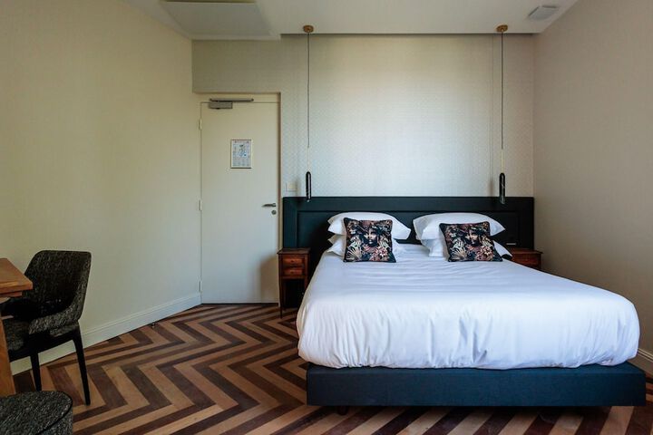 Room 3 of 43