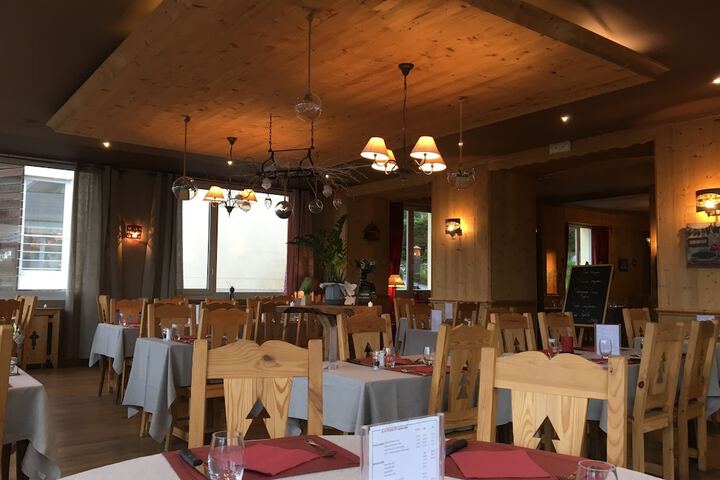 Dining 20 of 31