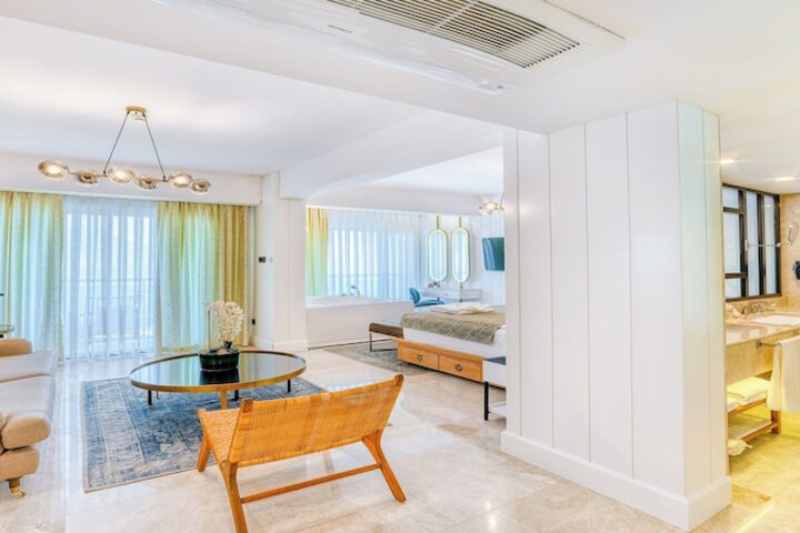 Room 53 of 187