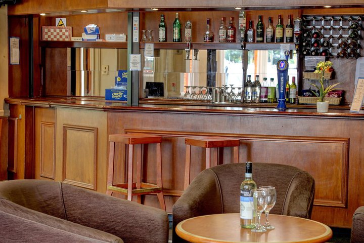 Lounge 80 of 91