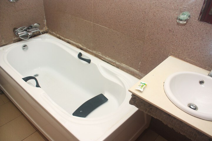 Room 15 of 19