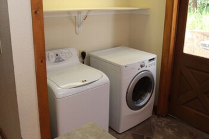 Laundry 7 of 16