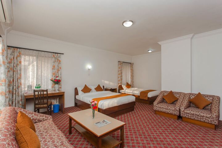 Room 10 of 93
