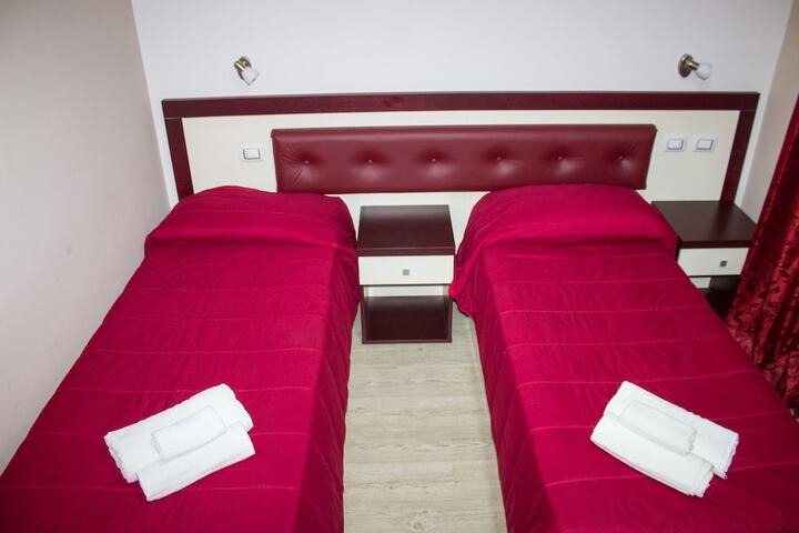 Room 14 of 48