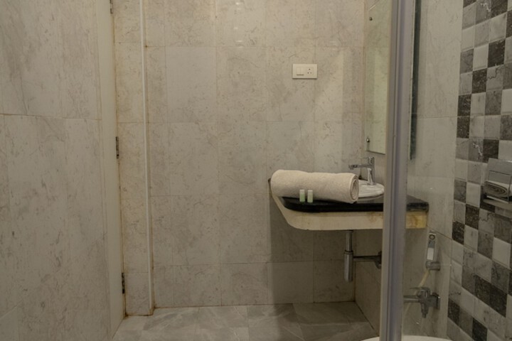Room 15 of 18