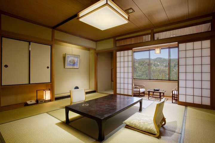 Room 5 of 26