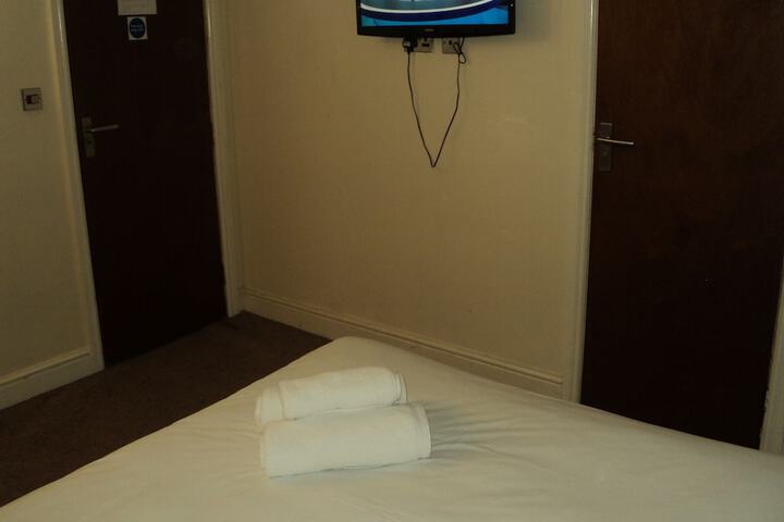 Room 32 of 72