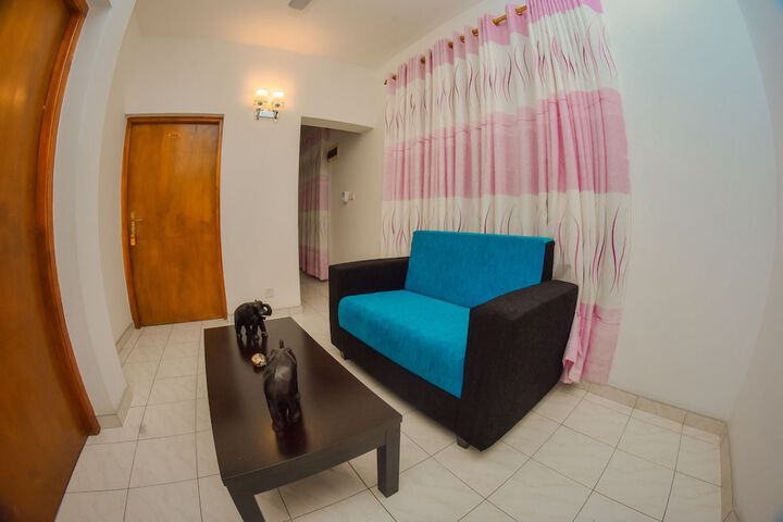 Room 10 of 33