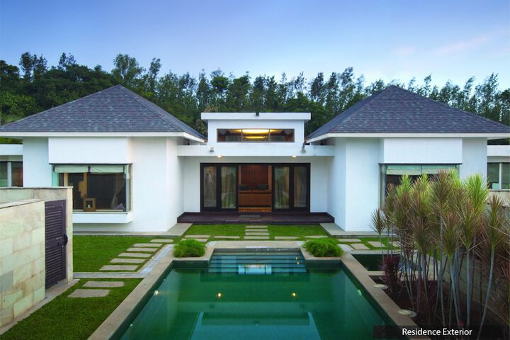 Pools & Facilities