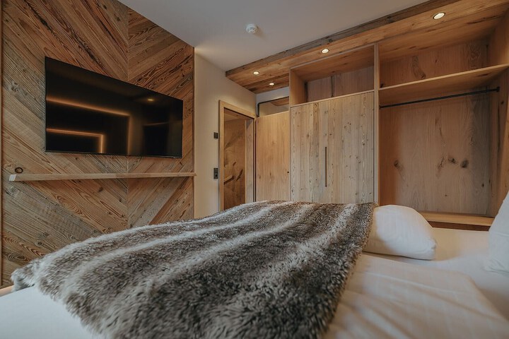 Room 41 of 103