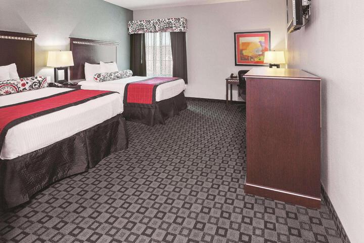 1 King Bed Deluxe Room (9 of 9)