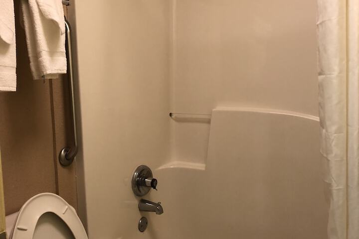 Room 28 of 47