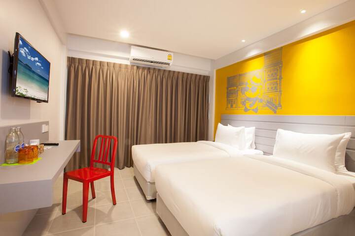 Room 10 of 40