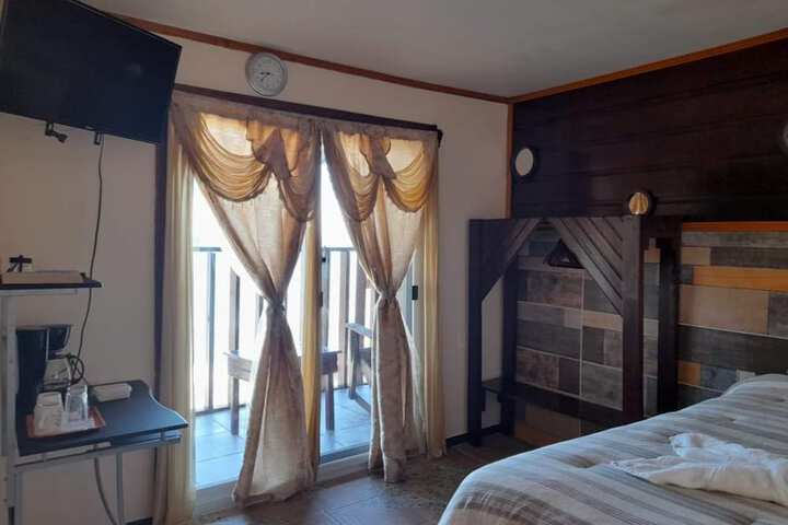 Room 27 of 108